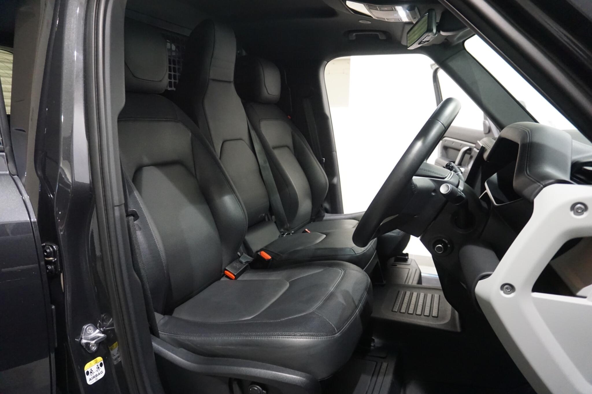 Land Rover Defender 110 3.0 D300 MHEV X-Dynamic HSE Hard Top SUV Auto 4WD MWB Euro 6 (s/s) 5dr